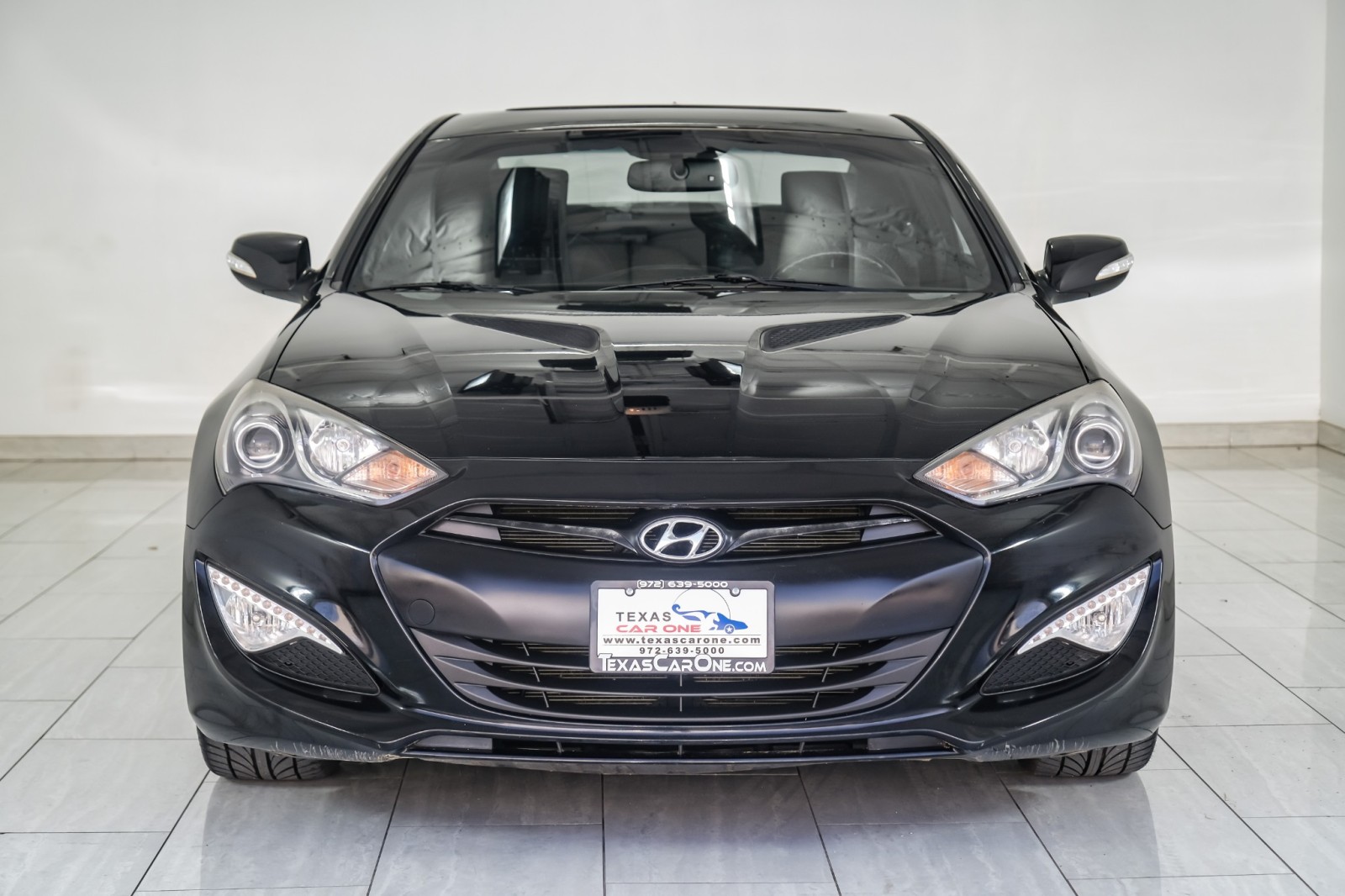 2015 Hyundai Genesis 3.8 Base Image 4 of 68
