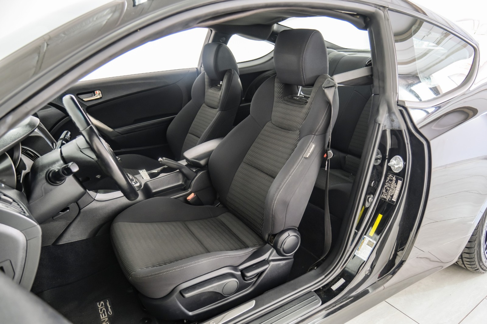 2015 Hyundai Genesis 3.8 Base Image 25 of 68
