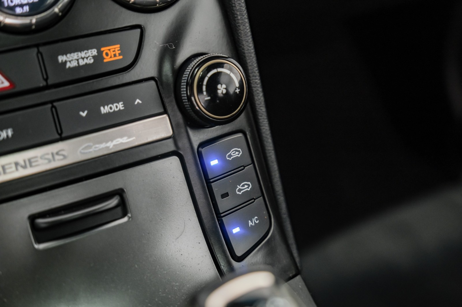 2015 Hyundai Genesis 3.8 Base Image 45 of 68