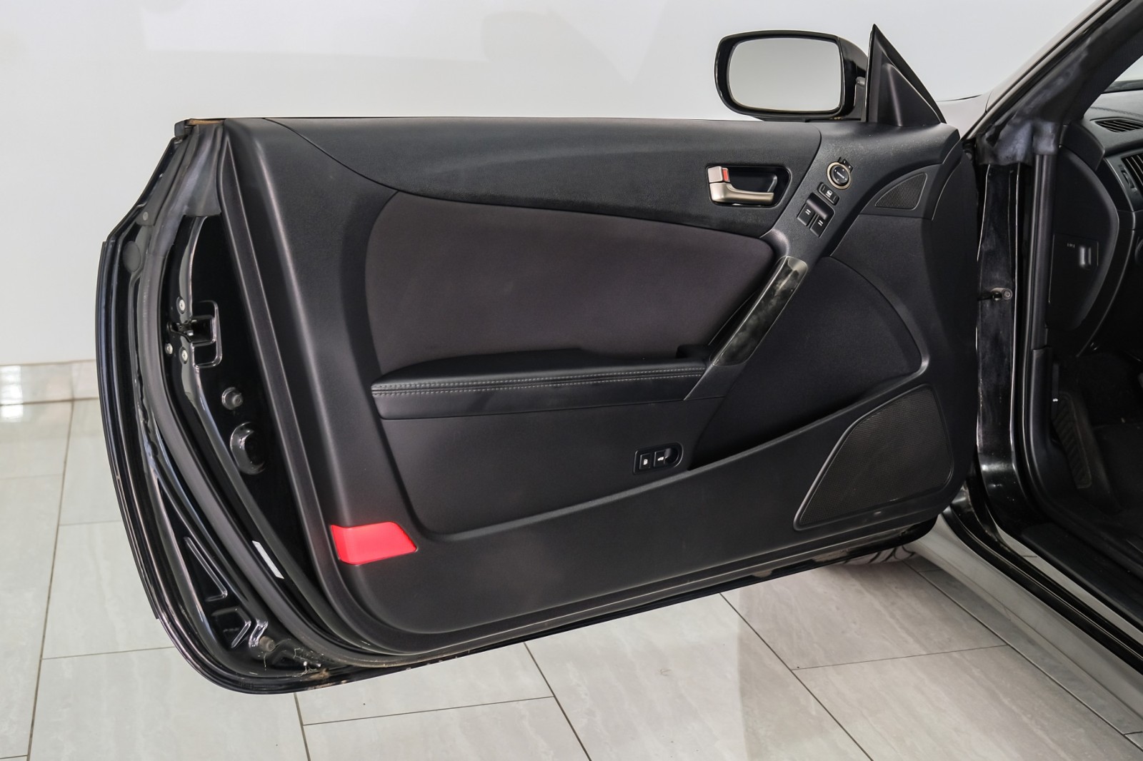 2015 Hyundai Genesis 3.8 Base Image 53 of 68