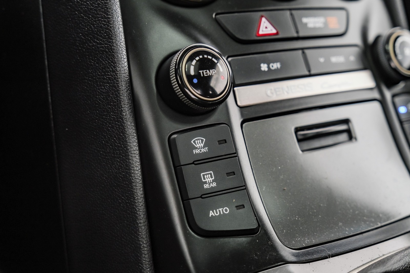 2015 Hyundai Genesis 3.8 Base Image 46 of 68