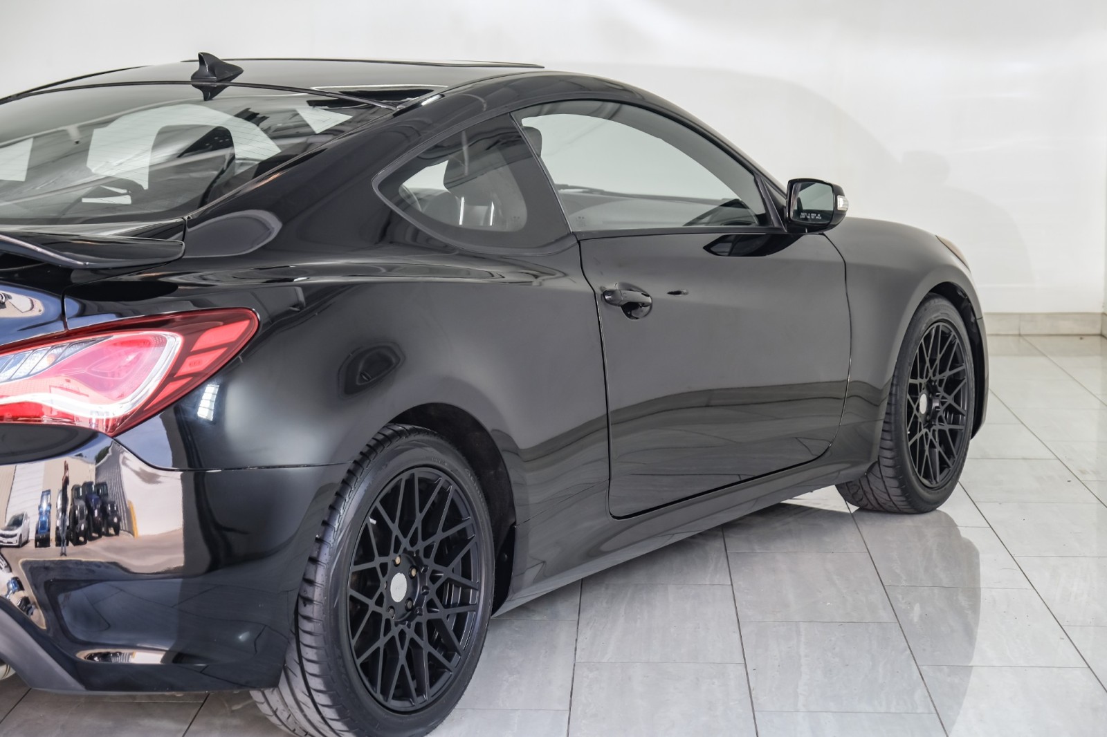 2015 Hyundai Genesis 3.8 Base Image 10 of 68