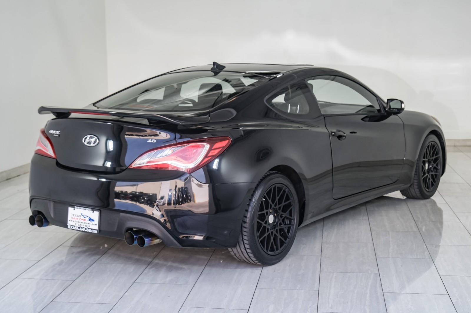 2015 Hyundai Genesis 3.8 Base Image 8 of 68