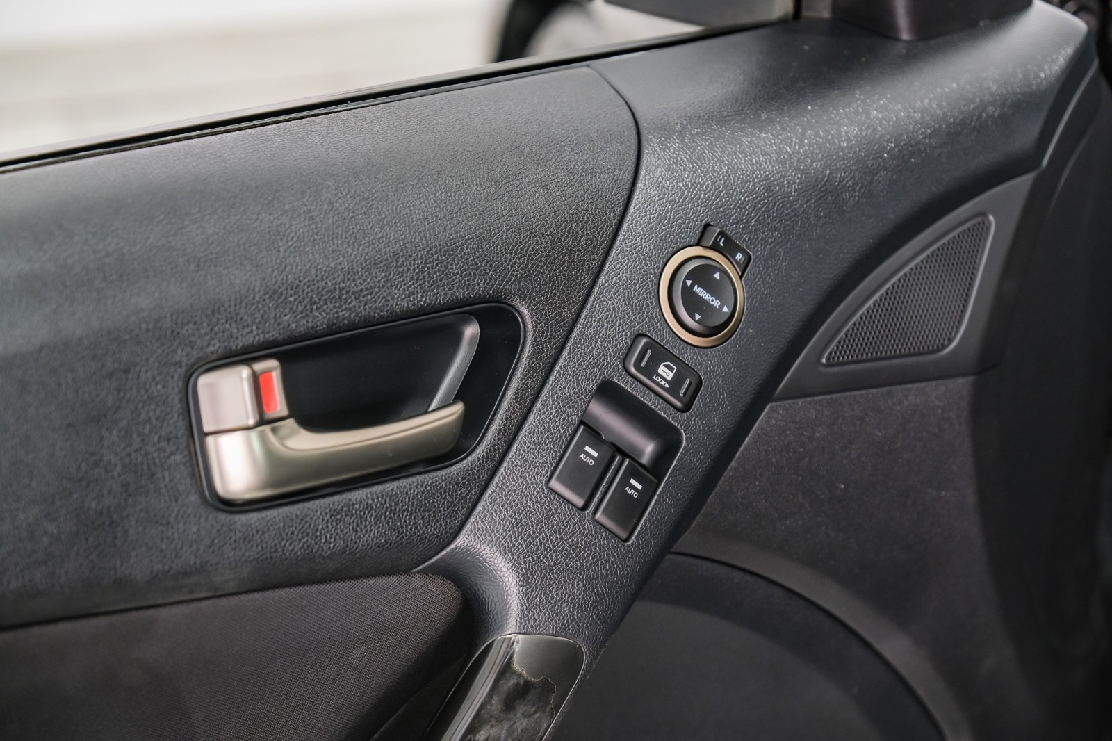 2015 Hyundai Genesis 3.8 Base Image 61 of 68