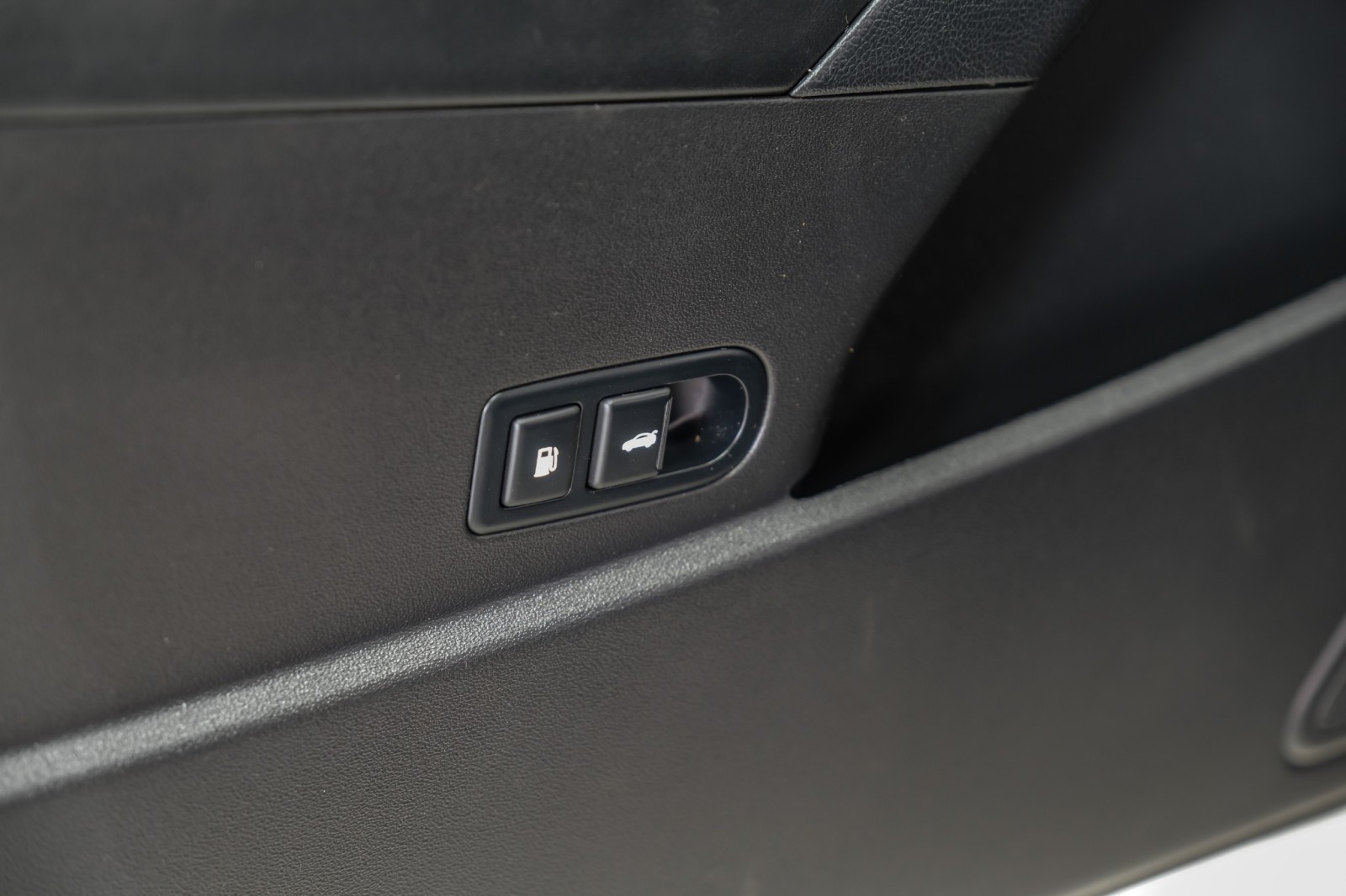 2015 Hyundai Genesis 3.8 Base Image 65 of 68