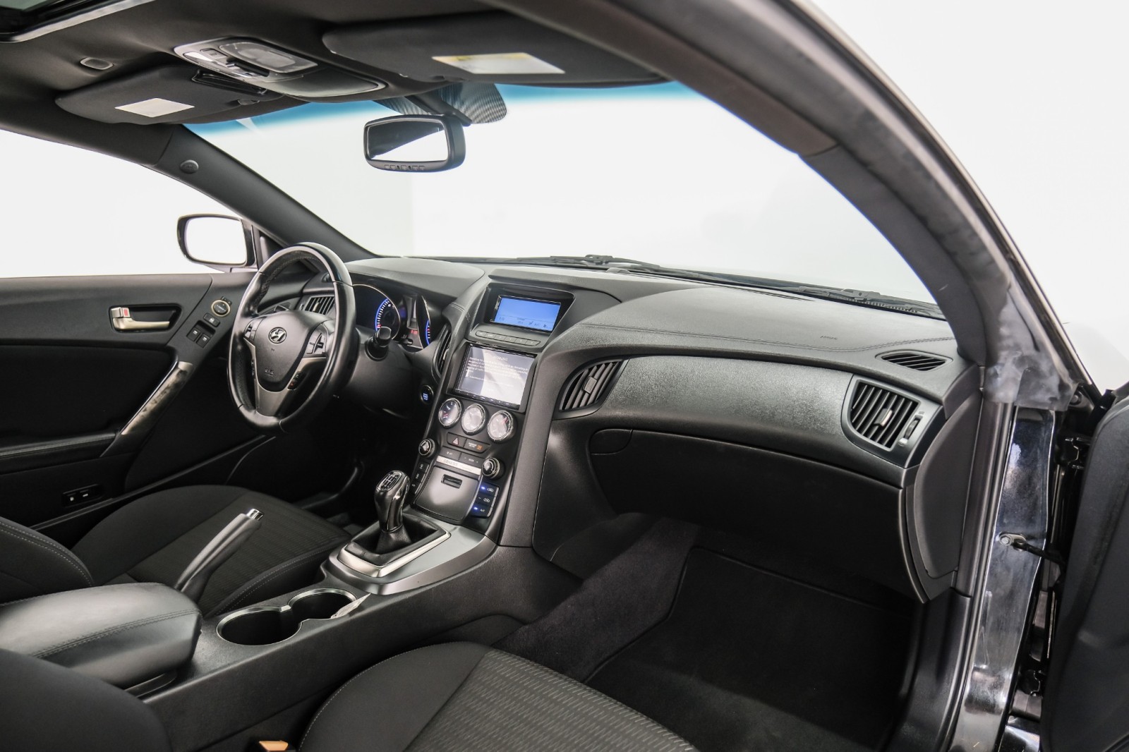 2015 Hyundai Genesis 3.8 Base Image 29 of 68