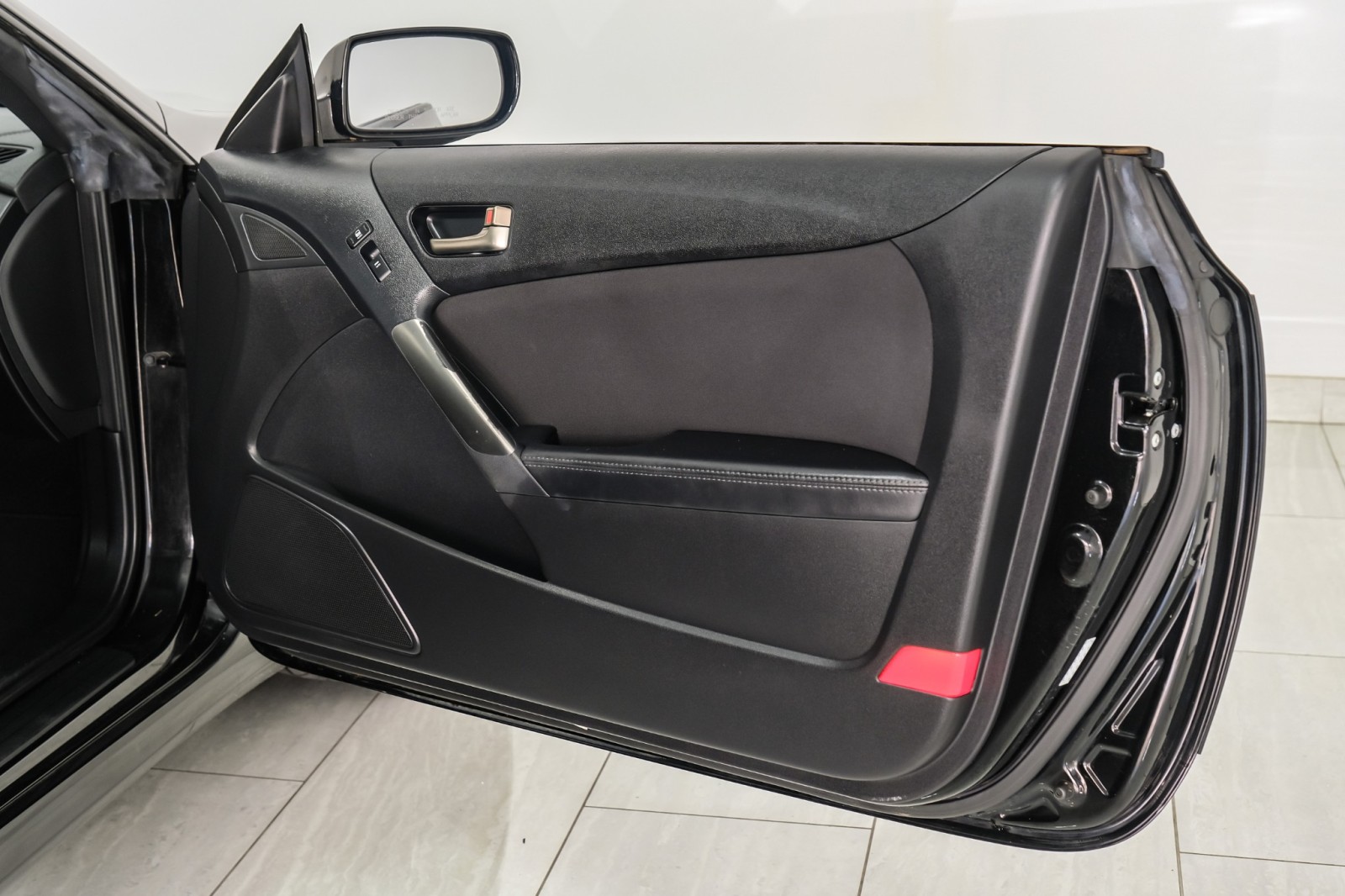 2015 Hyundai Genesis 3.8 Base Image 67 of 68