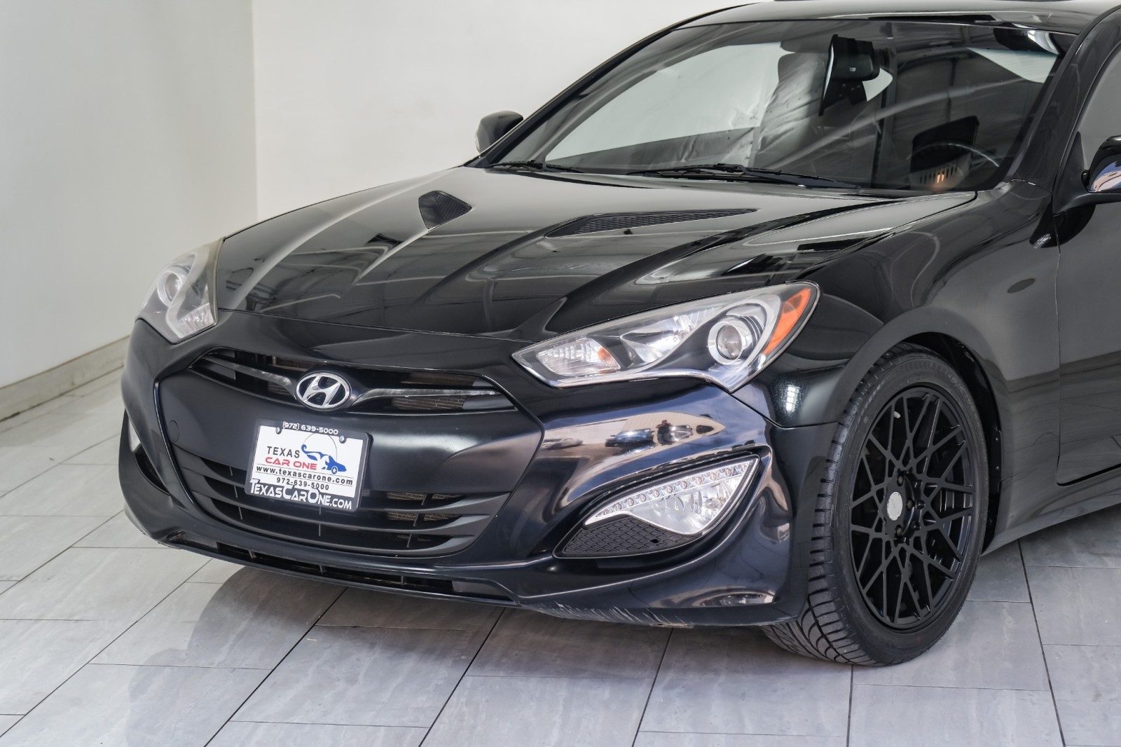 2015 Hyundai Genesis 3.8 Base Image 2 of 68