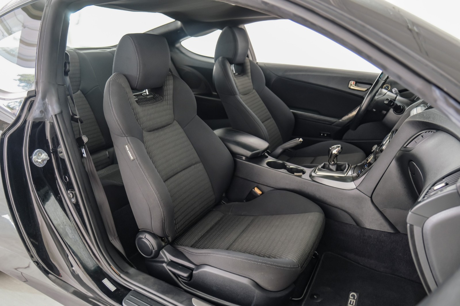 2015 Hyundai Genesis 3.8 Base Image 23 of 68