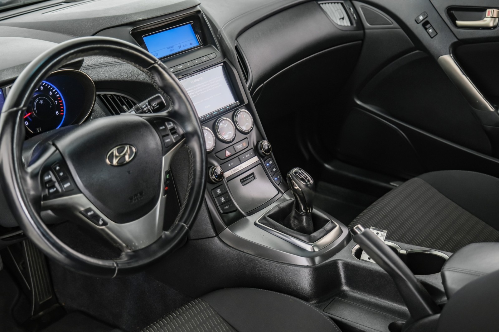 2015 Hyundai Genesis 3.8 Base Image 32 of 68