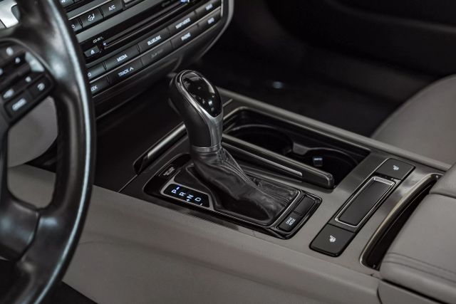 2015 Hyundai Genesis 3.8L Image 24 of 53