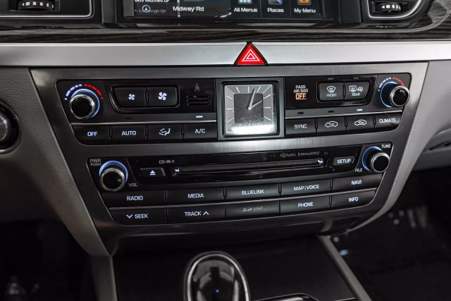 2015 Hyundai Genesis 3.8L Image 23 of 53