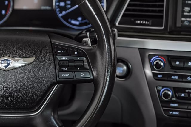 2015 Hyundai Genesis 3.8L Image 15 of 53
