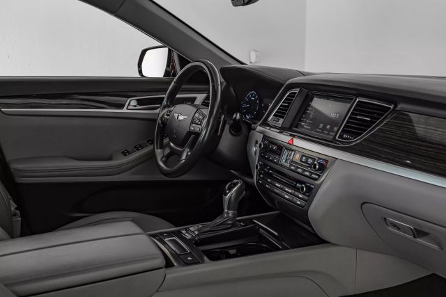 2015 Hyundai Genesis 3.8L Image 22 of 53