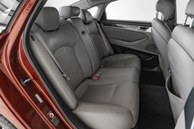2015 Hyundai Genesis 3.8L Image 29 of 53