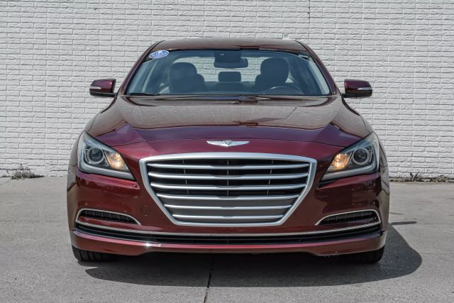 2015 Hyundai Genesis 3.8L Image 2 of 53