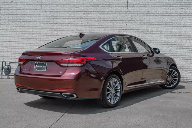 2015 Hyundai Genesis 3.8L Image 5 of 53