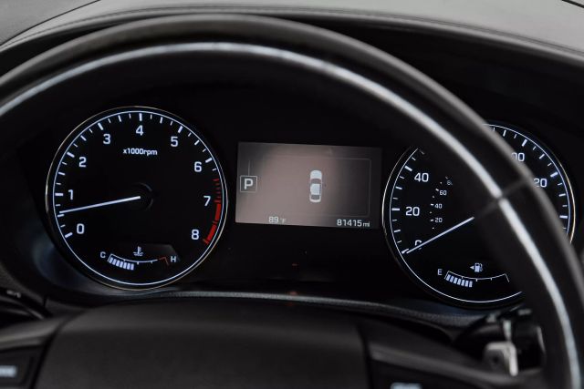 2015 Hyundai Genesis 3.8L Image 16 of 53