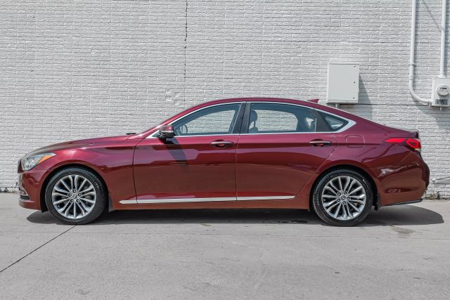 2015 Hyundai Genesis 3.8L Image 8 of 53