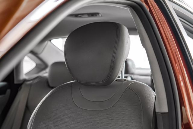 2015 Hyundai Genesis 3.8L Image 28 of 53