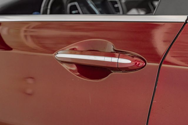 2015 Hyundai Genesis 3.8L Image 33 of 53