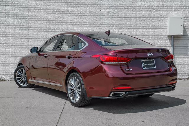 2015 Hyundai Genesis 3.8L Image 7 of 53
