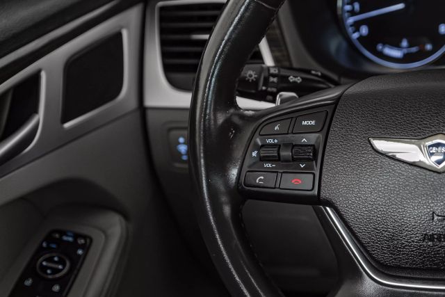 2015 Hyundai Genesis 3.8L Image 14 of 53