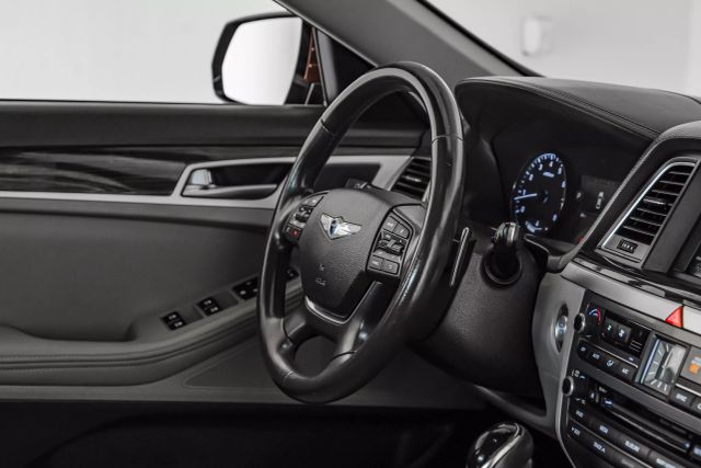2015 Hyundai Genesis 3.8L Image 13 of 53