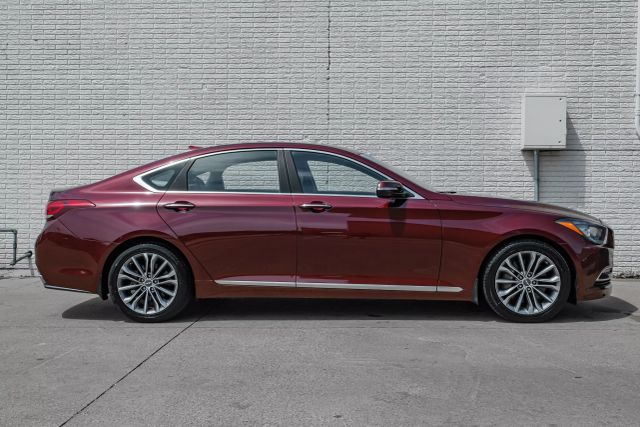 2015 Hyundai Genesis 3.8L Image 4 of 53