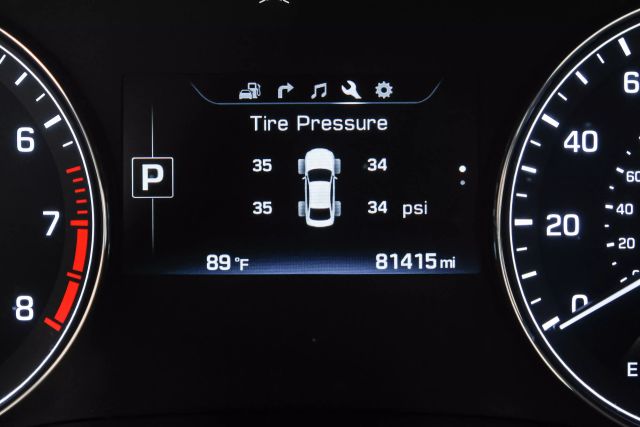 2015 Hyundai Genesis 3.8L Image 18 of 53