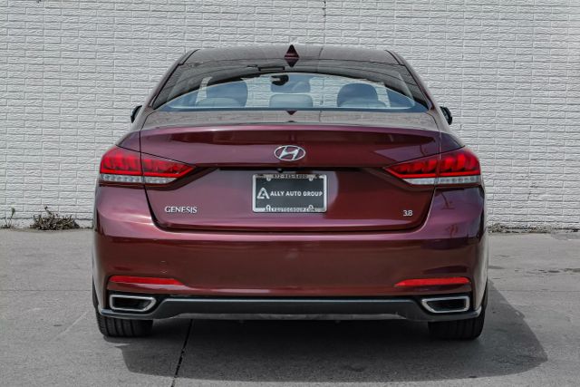 2015 Hyundai Genesis 3.8L Image 6 of 53