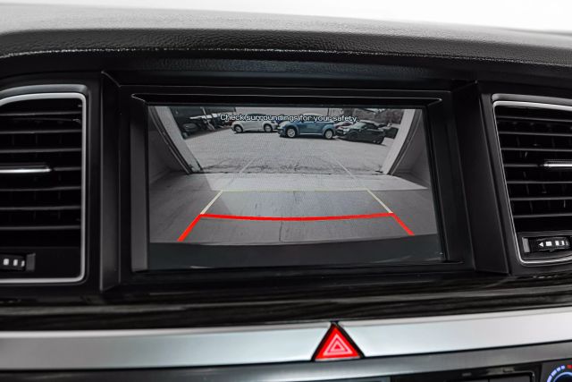 2015 Hyundai Genesis 3.8L Image 21 of 53