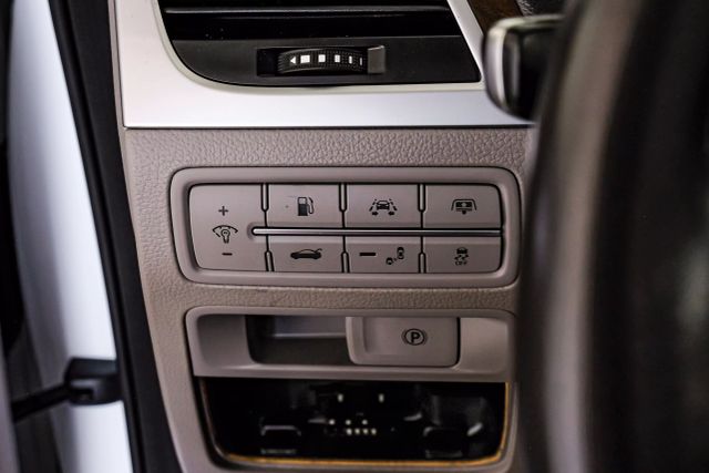 2015 Hyundai Genesis 5.0L Image 26 of 65