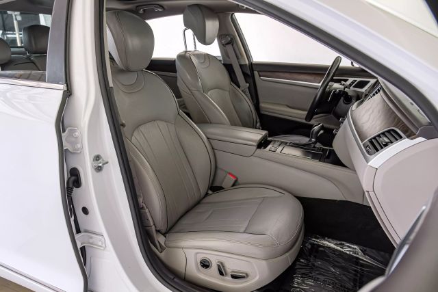 2015 Hyundai Genesis 5.0L Image 31 of 65