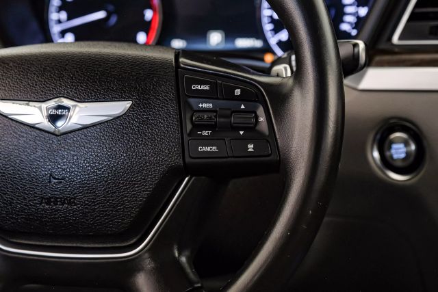 2015 Hyundai Genesis 5.0L Image 16 of 65