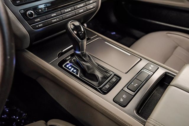 2015 Hyundai Genesis 5.0L Image 23 of 65