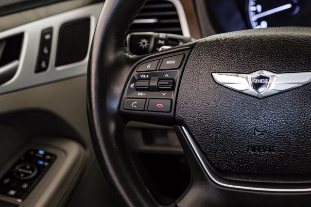 2015 Hyundai Genesis 5.0L Image 15 of 65