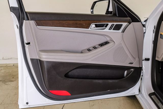 2015 Hyundai Genesis 5.0L Image 39 of 65