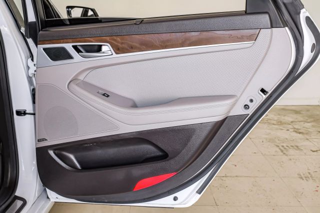 2015 Hyundai Genesis 5.0L Image 44 of 65