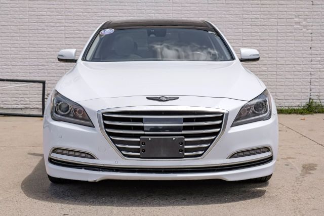 2015 Hyundai Genesis 5.0L Image 2 of 65