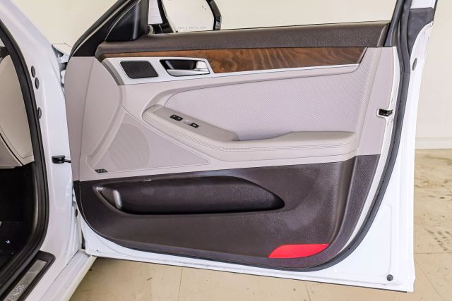 2015 Hyundai Genesis 5.0L Image 42 of 65