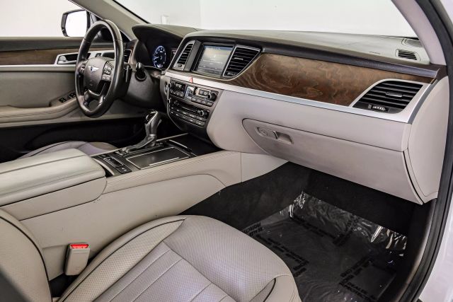 2015 Hyundai Genesis 5.0L Image 12 of 65