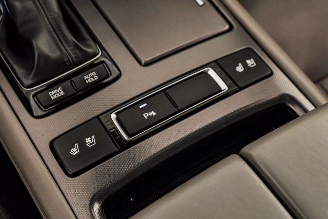 2015 Hyundai Genesis 5.0L Image 24 of 65