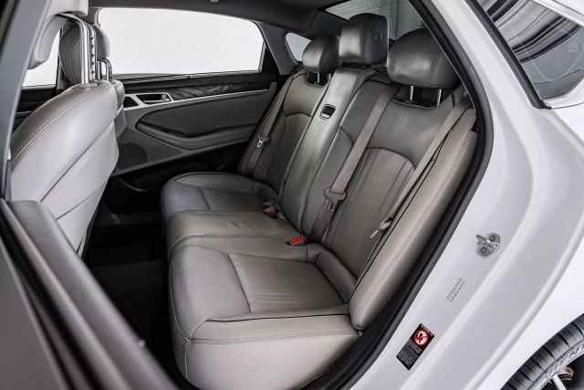 2015 Hyundai Genesis 5.0L Image 36 of 65