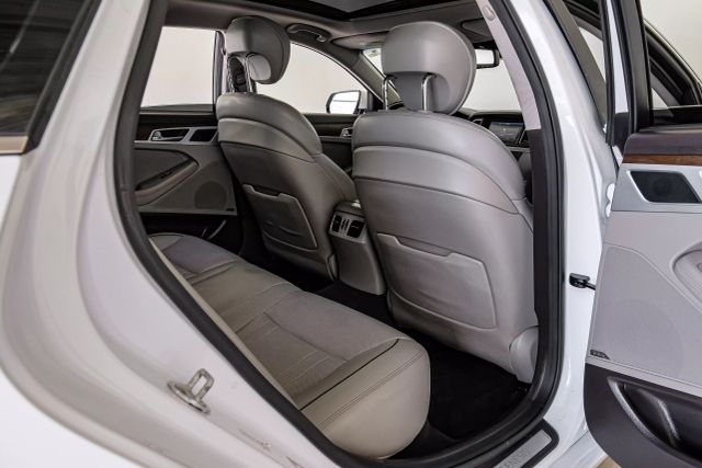 2015 Hyundai Genesis 5.0L Image 34 of 65