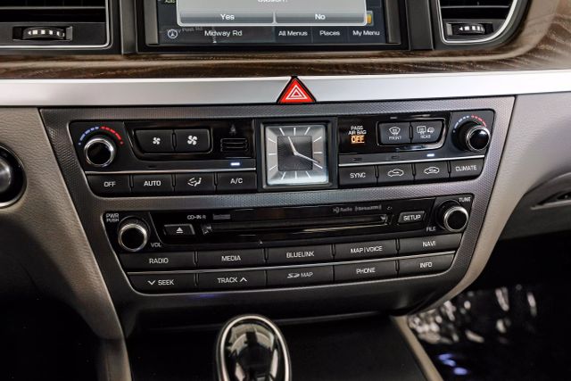 2015 Hyundai Genesis 5.0L Image 25 of 65