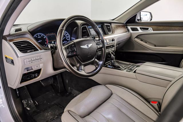 2015 Hyundai Genesis 5.0L Image 9 of 65