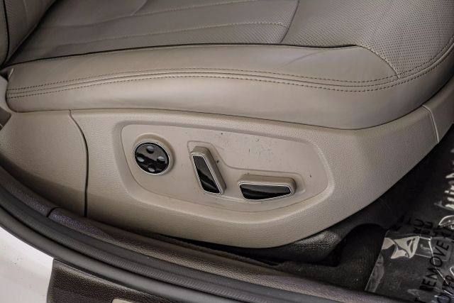 2015 Hyundai Genesis 5.0L Image 32 of 65
