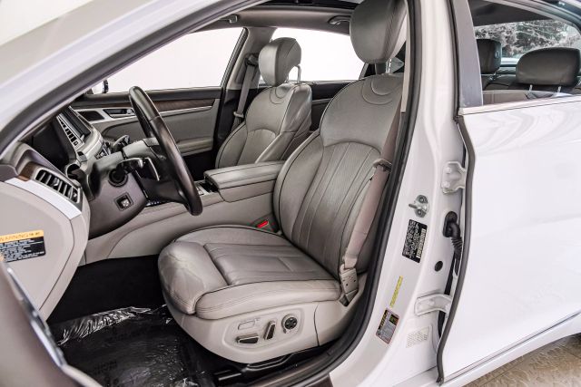 2015 Hyundai Genesis 5.0L Image 10 of 65
