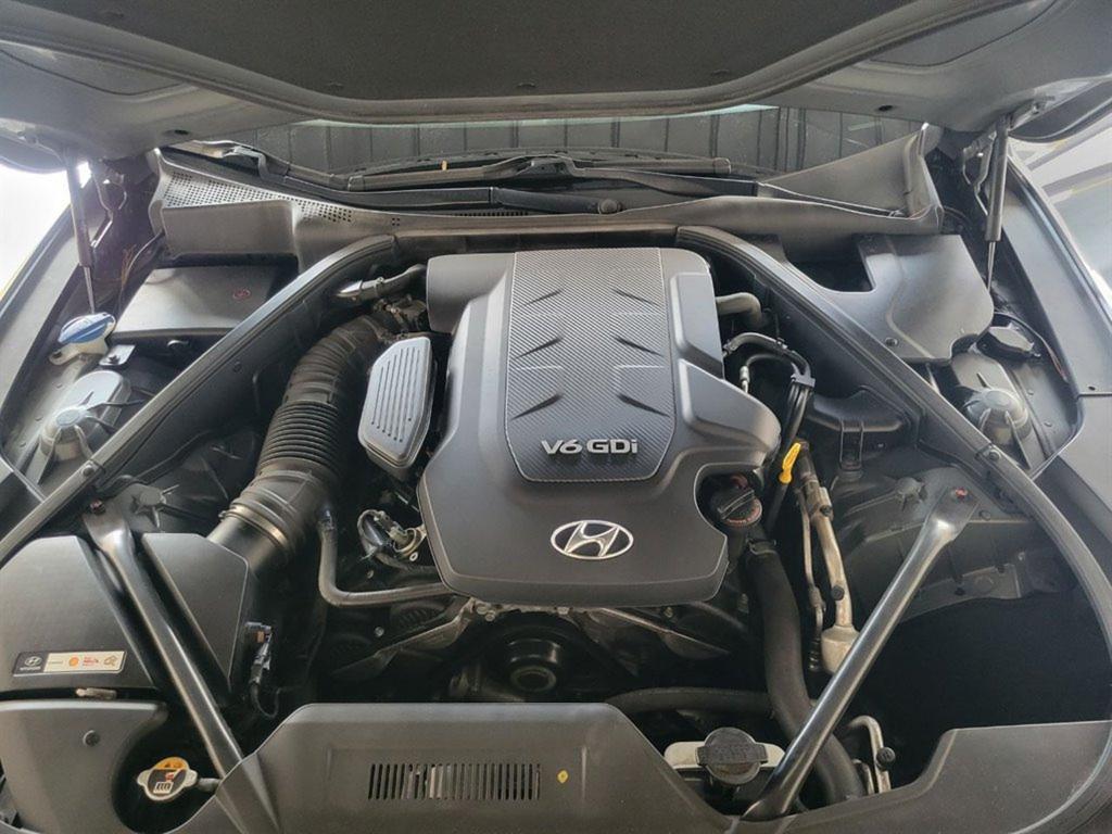 2015 Hyundai Genesis 3.8L Image 30 of 38